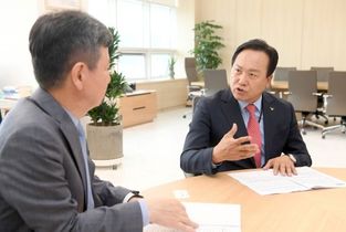 행안부 차관 만난 이권재 오산시장, “기준인건비 현실화에 시민 안전·복지 달렸다”강조