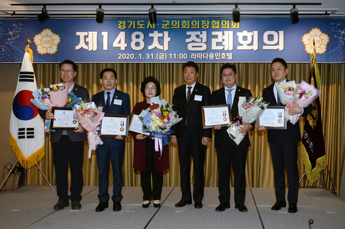 우수의정대상 수상 후 오산시의회 이성혁 의원, 일상에서부터 귀를 열고 늘 먼저 다가서는 시민의 대변인이 되겠다고 다짐 했다..