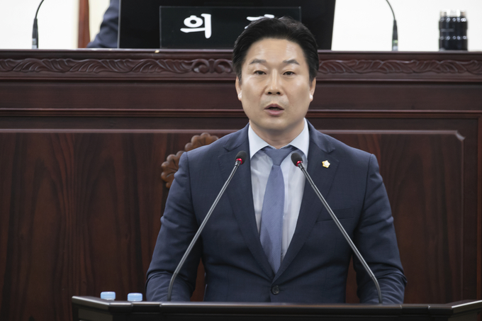 시정질문하는 (최청환의원). 모습