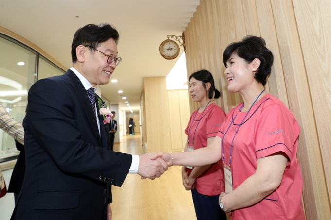 경기+여주공공산후조리원을+찾은+이지사