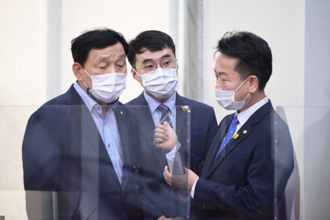 안산 지역구로 둔 국회의원 대책간담회 모습