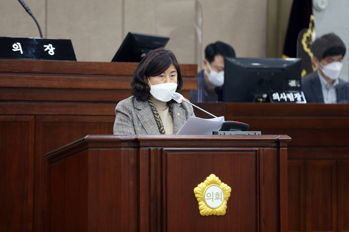 수원시의회 조미옥 의원, 제356회 제2차 정례회에서 5분 자유발언. 모습
