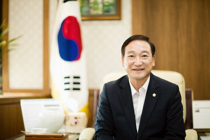 화성시의회 원유민 의장, 신년사 사진