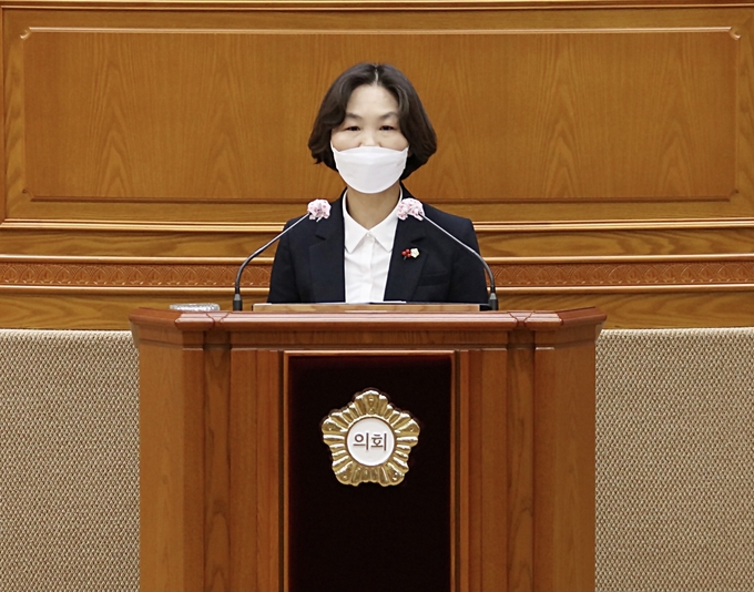 제263회 임시회 2차 본회의 5분 자유발언을 하고 있는 ,안양시의회 이은희의원 모습