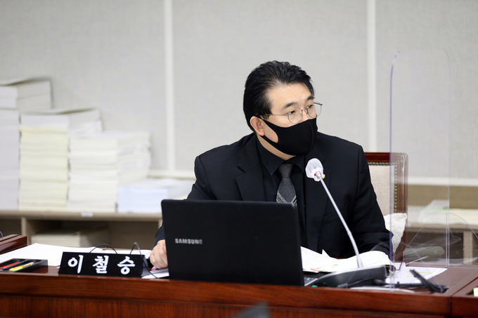 모두가 함께 즐길 수 있는 열린 관광 환경 조성 위해 ,수원시의회 이철승 의원 대표발의 모습