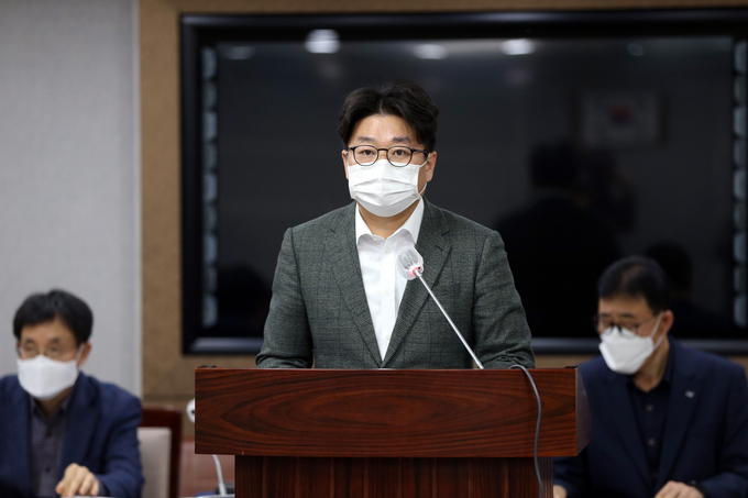 아동복지심의위원회 구성 및 운영 정비로 아동 복지 증진 ,수원시의회 이희승 의원 대표발의 모습