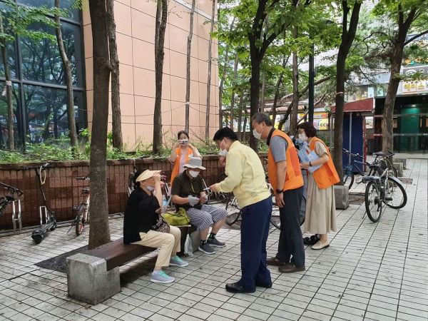 한대희 군포시장, 산본역 중심상가 코로나19 예방 캠페인 동참