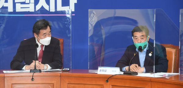 윤화섭 시장 “국민 위해 정부 차원에서 단호한 대책 마련해달라”고 , 이낙연당대표에게 건의 하고 있다.