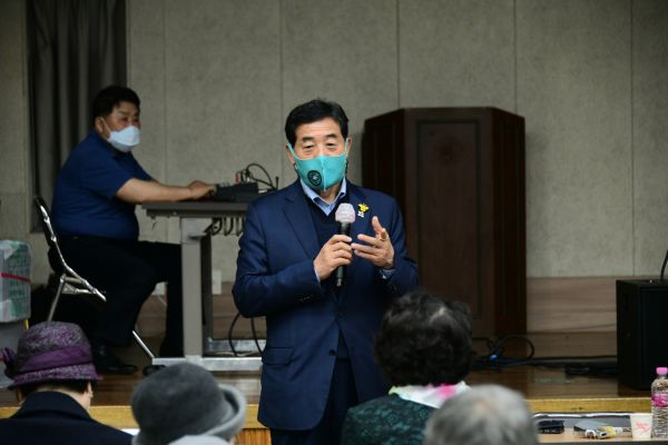 윤화섭 시장 “사할린귀국동포 행복한 노후 위해 노력하겠다”