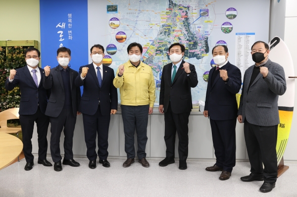 시흥시의회 박춘호 의장·이상섭 위원장, 중소기업중앙회서 감사패 받아