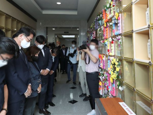 정명근 화성시장과 주민 20여명 조문