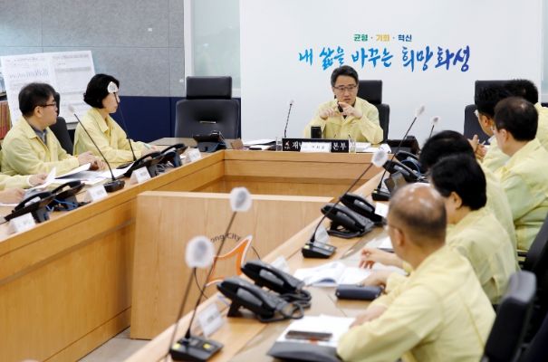 화성시 , 폭염 재난안전대책본부 회의를 주재 하고 있는 , 임종철부시장 모습