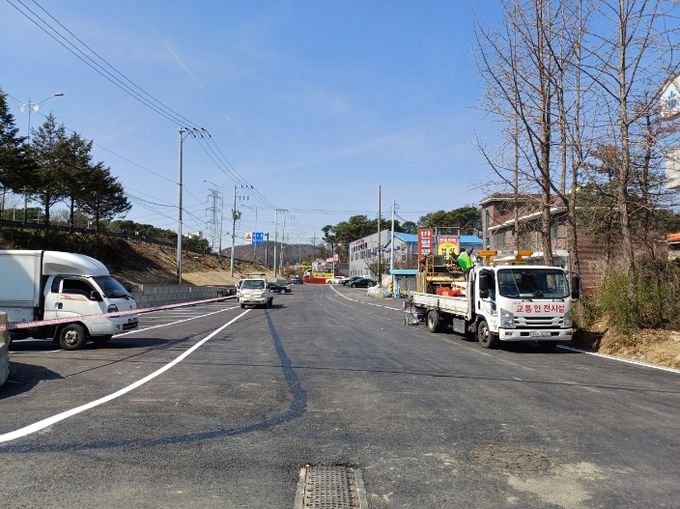 최근 안산시는 상록구 사사동 624-5번지 일원의 대촌길 도로 개설공사 및 주차장 조성을 완료했다.