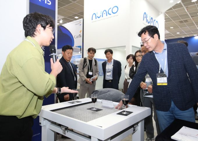 정명근 화성시장, K-Display 2024 한국 디스플레이 산업전시회 참관 모습