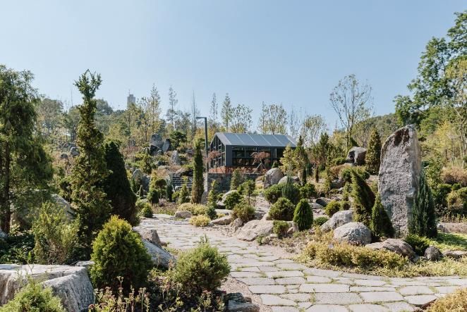 영흥수목원에 있는 암석원