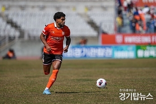 ‘실점 업는 경기’의 수 싸움, 화성-용인 첫 더비… 지략의 평행선