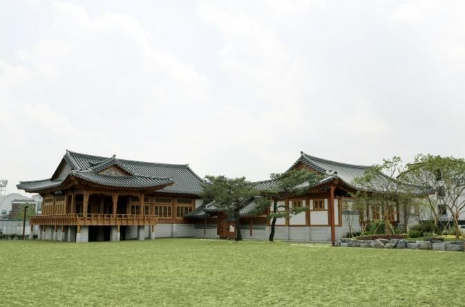 수원전통문화관 전경